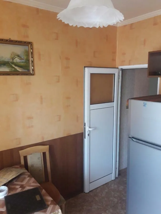 Апартамент За Нощувки В Удобство---- В Центъра На Бургас Зад Новата Поща Apartment